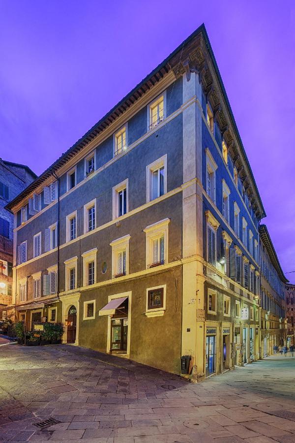 Residenza D'Epoca Le Aquile Bed & Breakfast Сиена Екстериор снимка
